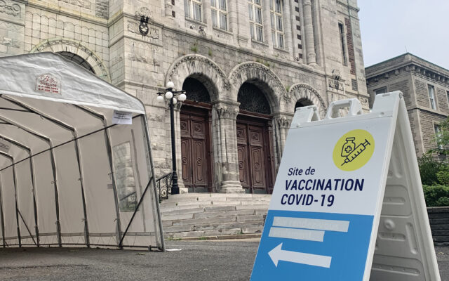 COVID-19 Vaccination and screening at the St-Charles Church